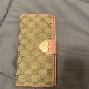 Pink Gucci wallet